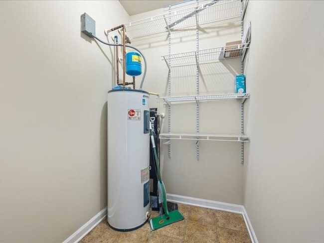Building Photo - 472 Tufton Tr