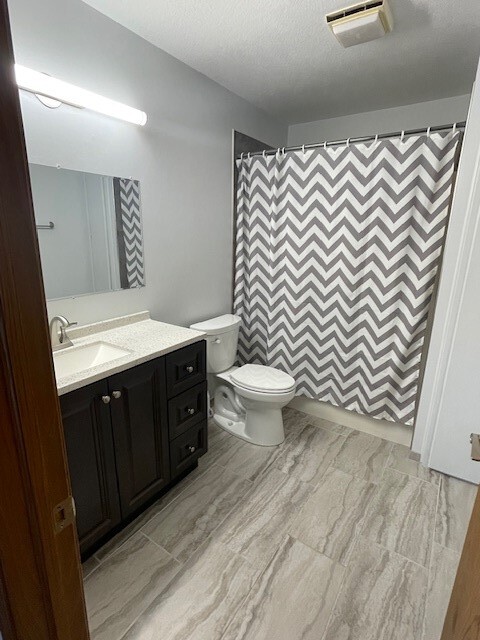 Master Bath - 1139 N Glenwood Cir