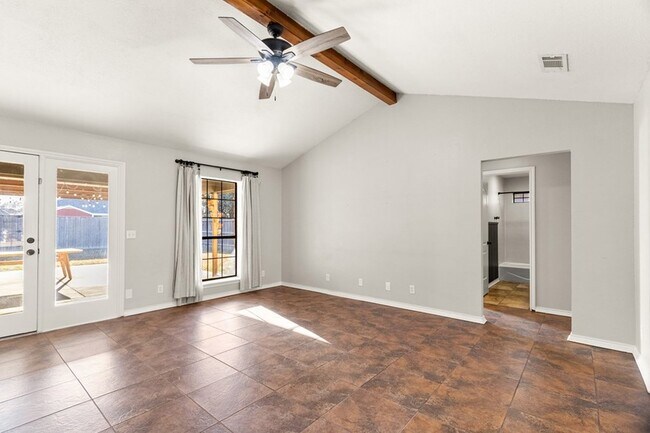 Building Photo - 3701 Oakmont Dr