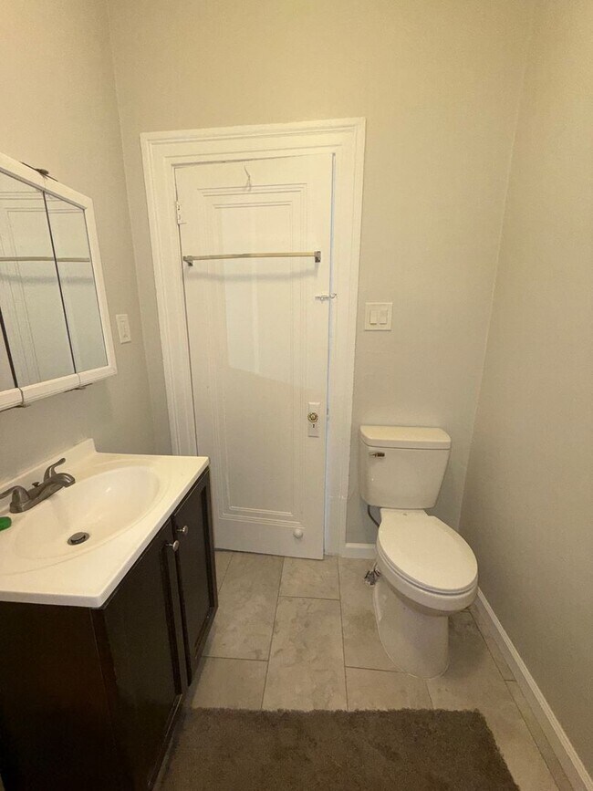 Building Photo - 2 Bed 1 Bath in Swissvale!