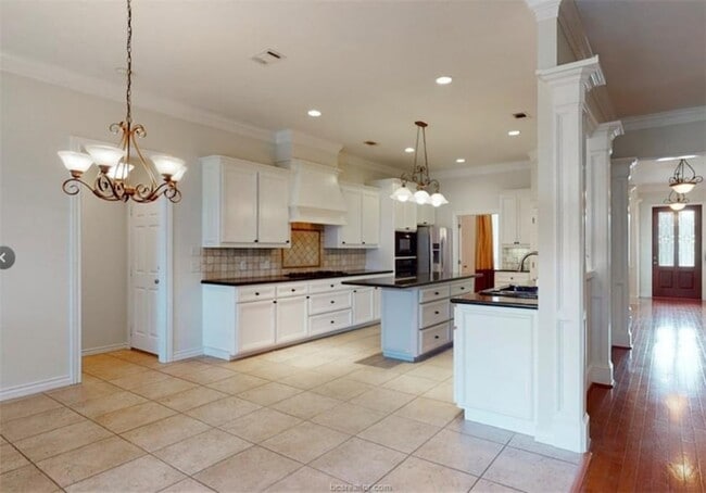 Building Photo - 821 Plum Hollow Dr