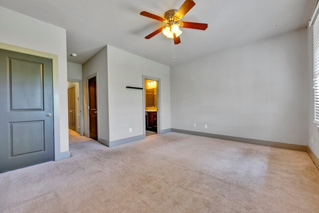 Building Photo - 202 Barristers Ct