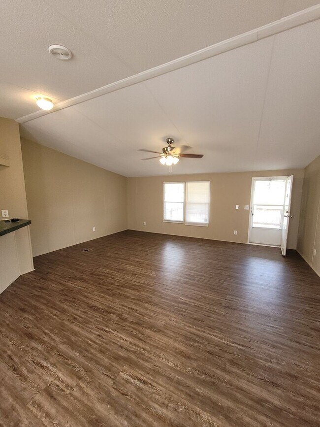 Building Photo - NOW PRE-LEASING-Accepting Applications- Elbert Co-Bowman, GA- 4 Bedroom and 2 Bathroom Manufactur...