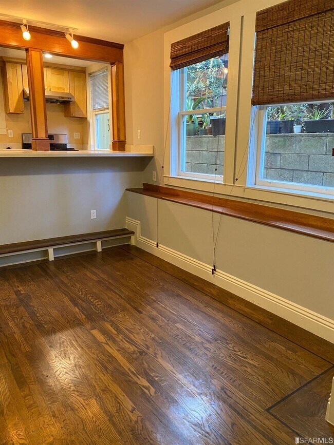 Building Photo - 188 Winfield St