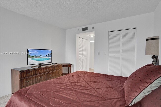 Building Photo - 6767 Collins Ave