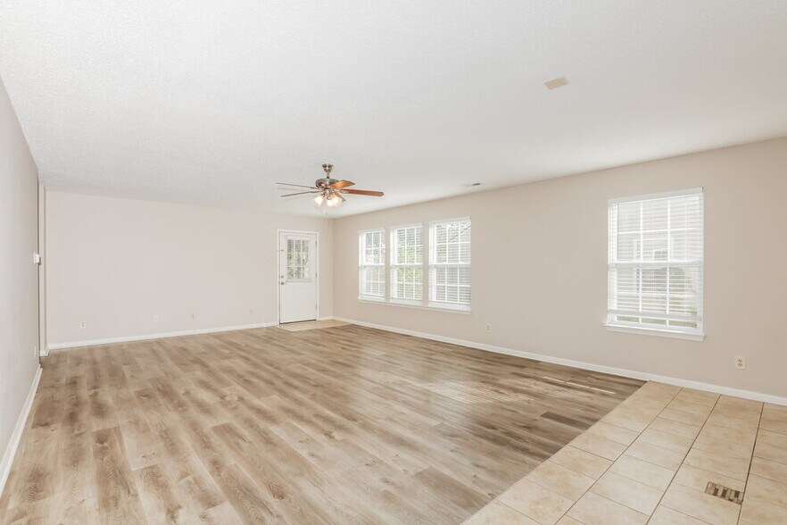 Building Photo - 2217 Westmere Dr