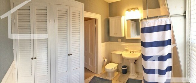 Building Photo - Huge 4+ bed unit with 2000+sf of space, pr...