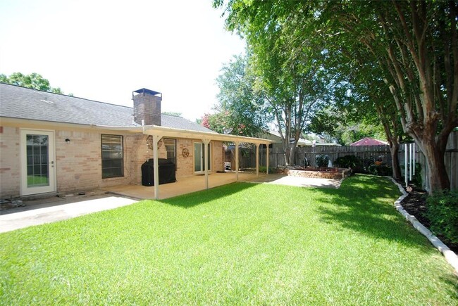 Building Photo - 1924 Myrna Ln