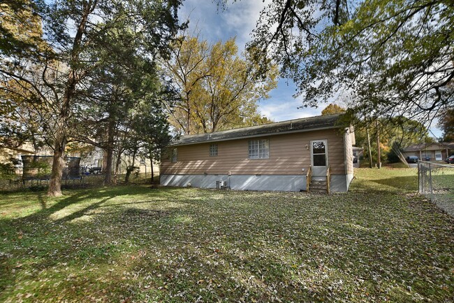 Building Photo - Single Family Home 3BR / 1BA