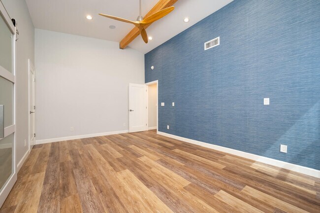 Building Photo - 11192 Martha Ann Dr