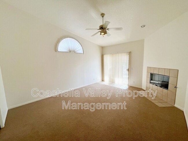 Building Photo - 78855 Aurora Way