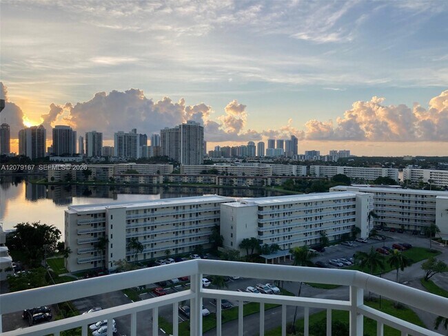 Building Photo - 18011 Biscayne Blvd
