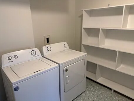 Building Photo - 3 Atram hall