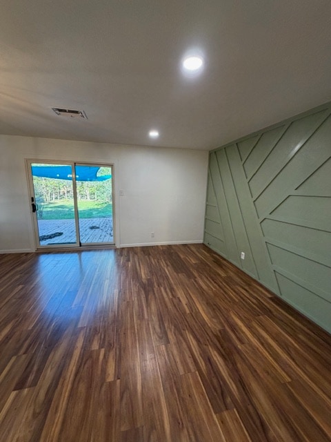 Building Photo - 725 Falcon Dr