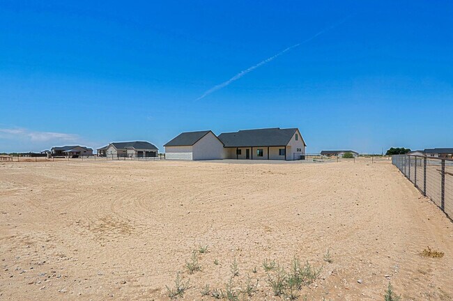 Building Photo - 2351 E Cana Ln