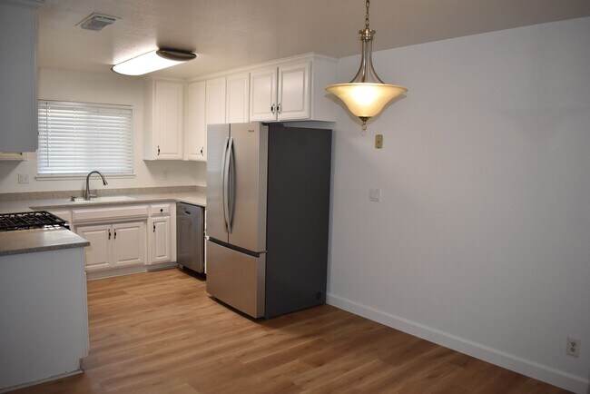 Building Photo - Updated and Well Maintained Winters Home!