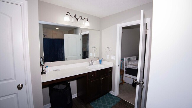 Building Photo - 7320 Blackwell Dr