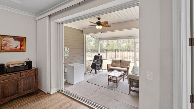 Building Photo - Spacious 6-Bedroom Waterfront Home in Richmond Hill, GA