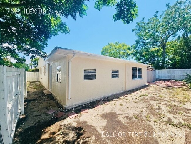 Building Photo - 7621 Ilex Dr