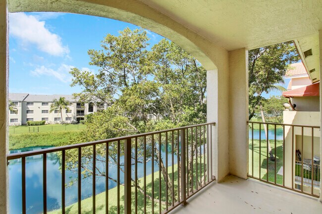 Building Photo - 4151 San Marino Blvd