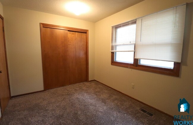 Building Photo - 4810-4812 Ginny Avenue