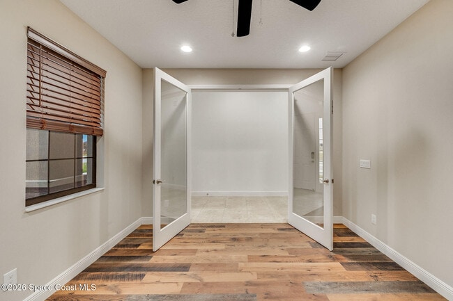 Building Photo - 7782 Paragrass Ave