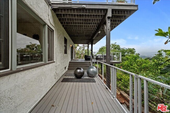 Building Photo - 3074 Lake Hollywood Dr