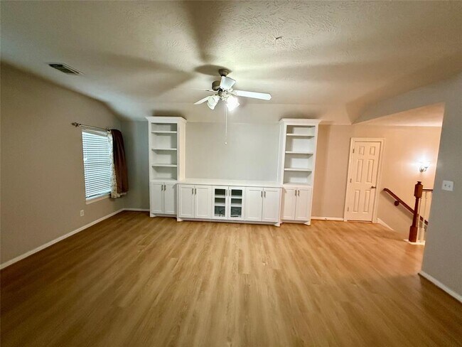 Building Photo - 23514 Desert Gold Dr