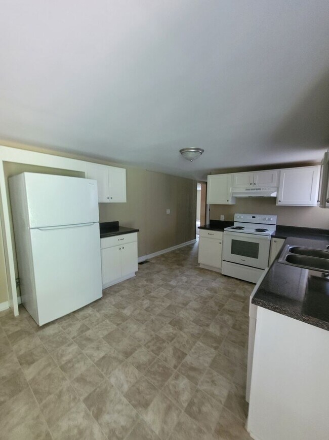 Building Photo - PRE-LEASING-Now Leasing- Madison Co. –COLB...