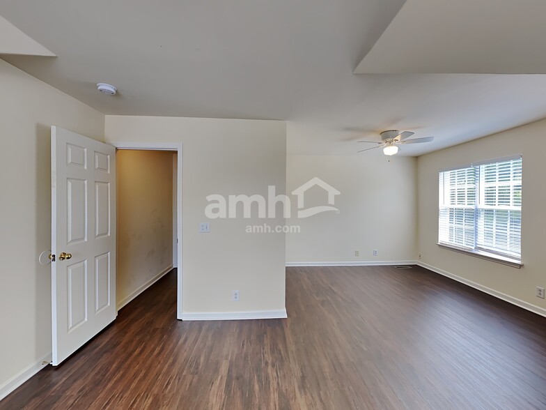 Building Photo - 605 Daniel Ct