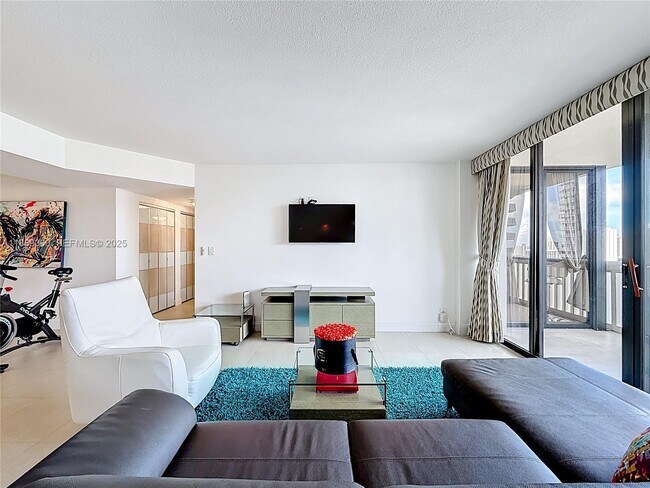 Building Photo - 1000 W Island Blvd