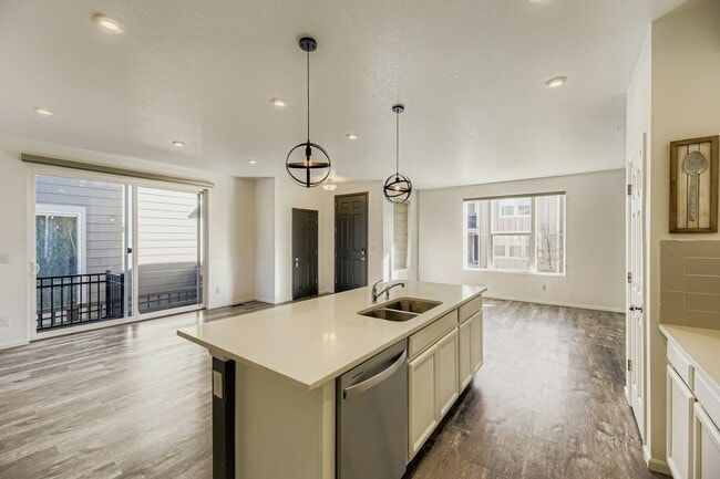 Building Photo - 15765 E Otero Ave