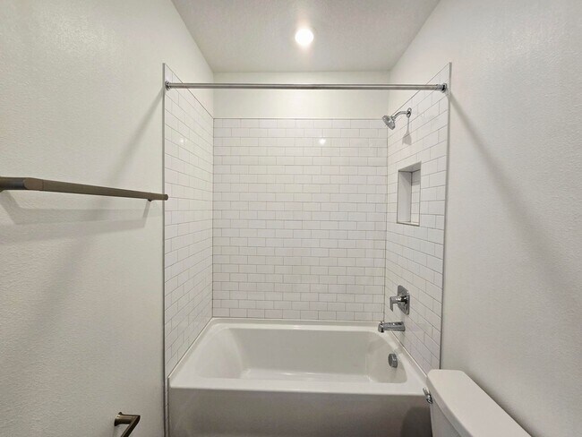 Building Photo - Annual Rental in Stonegate Preserve – Brand-New 3 Bedroom, 2.5 Bath Home with Loft, Main-Level Pr...