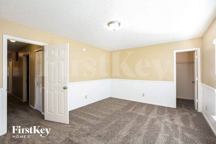 Building Photo - 6623 Eagle Crossing Blvd