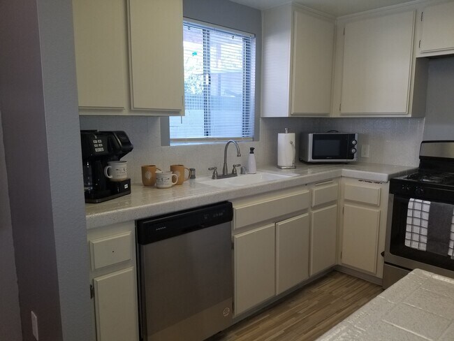kitchen - 4089 W 141st St