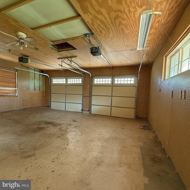 Building Photo - 7697 Hedgesville Rd
