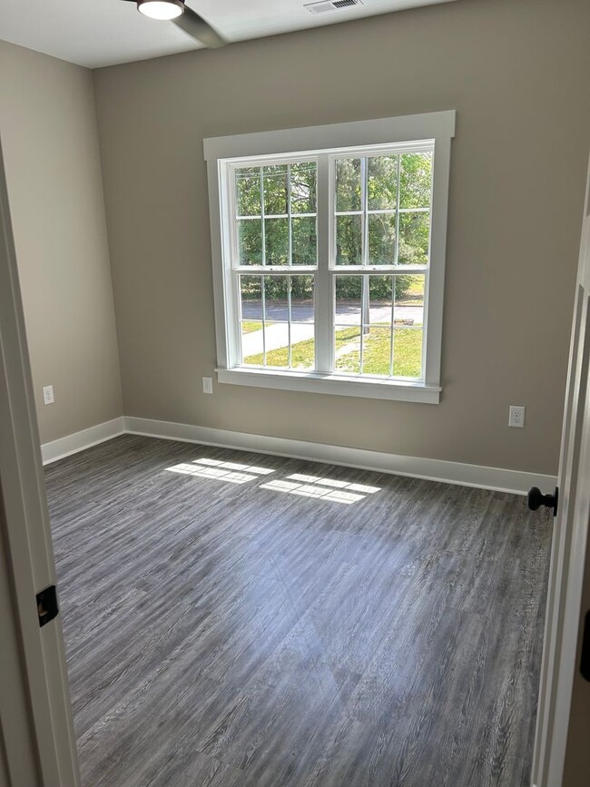 Building Photo - Stunning New Build 3 bedroom 2.5 Bath Home...