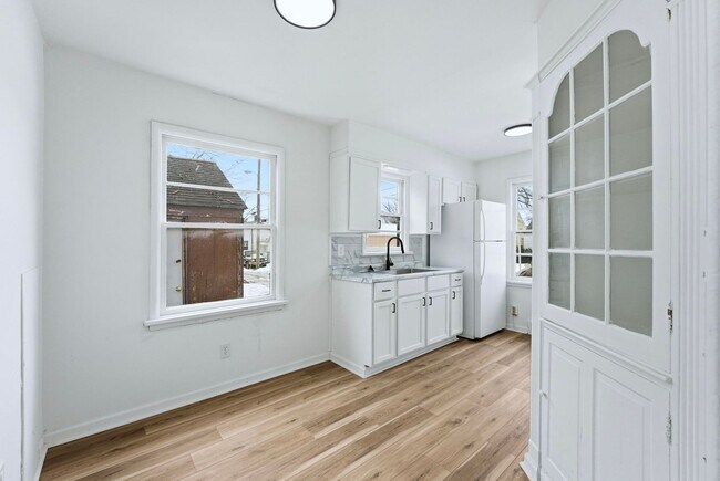 Building Photo - Updated 3 BR with Garage & Basement