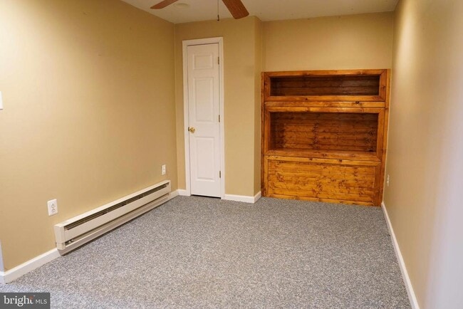 Building Photo - 30 Steeplechase Cir