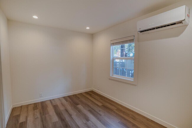 Building Photo - 8683 Rainbow Ave