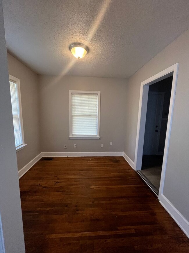 Building Photo - 1467 Oberle Rd