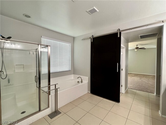 Building Photo - 10159 Meriweather Grove Ave