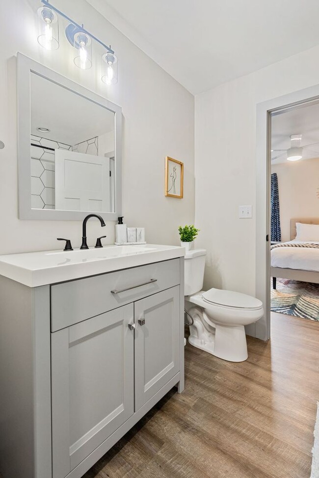 Building Photo - Beautiful renovated home!
