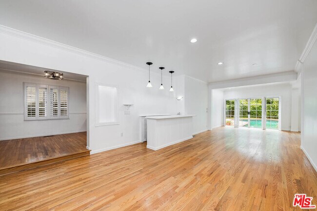 Building Photo - 4309 Gentry Ave