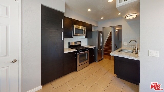 Building Photo - 5455 Sylmar Ave