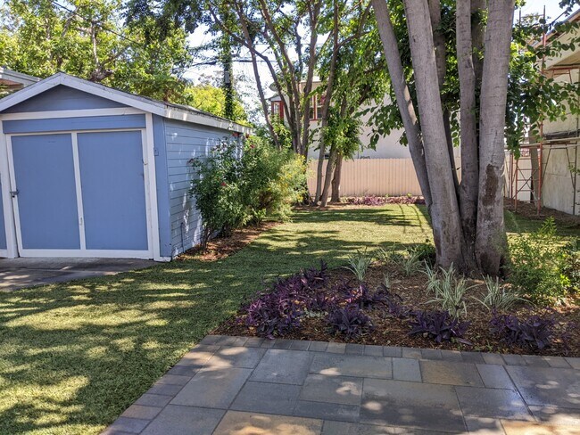 backyard with garage - 7716 Lexington Ave