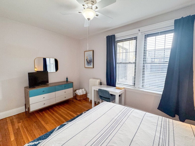 Building Photo - 25-39 Mount Hood Road-SI FL1-ID1586665P