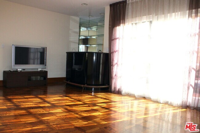 Building Photo - 11502 Dona Teresa Dr