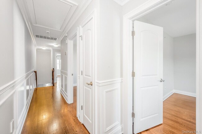Building Photo - 83 Park Ave
