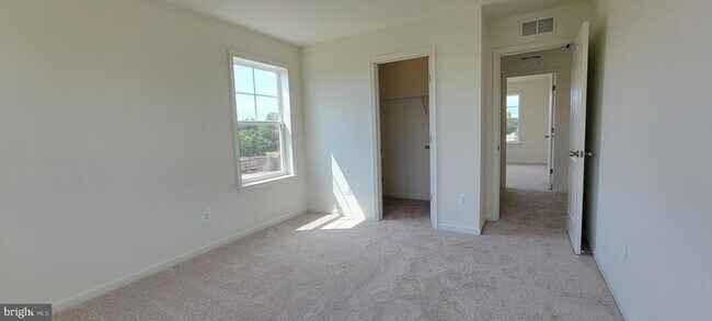 Building Photo - 9431 Alloway Dr